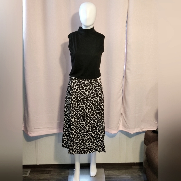 NWT-UPC  Solid Mock Neck Tank and Skirt Set - Picture 2 of 3